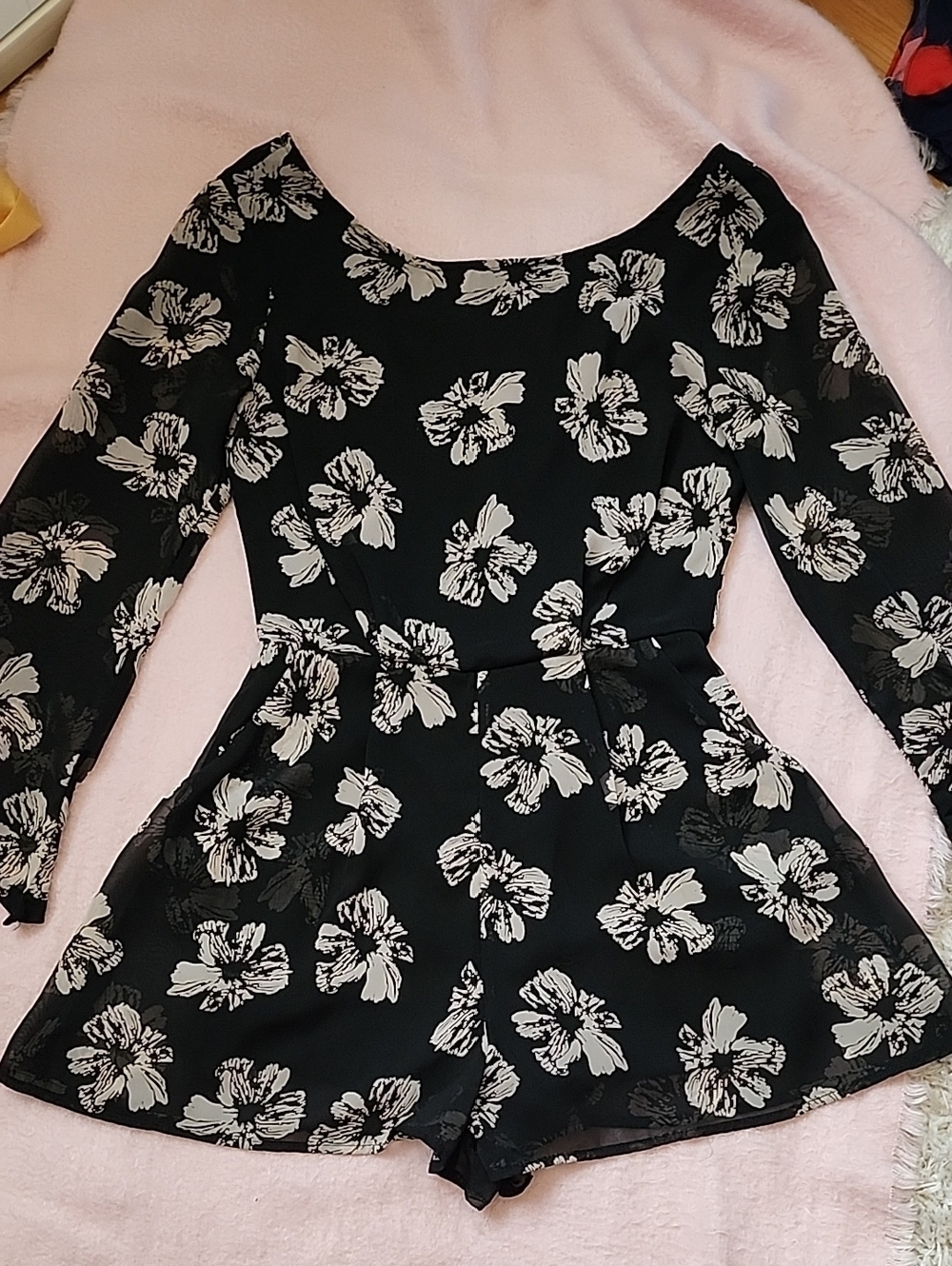 Lush Black Floral Chiffon Romper Size S dr3
